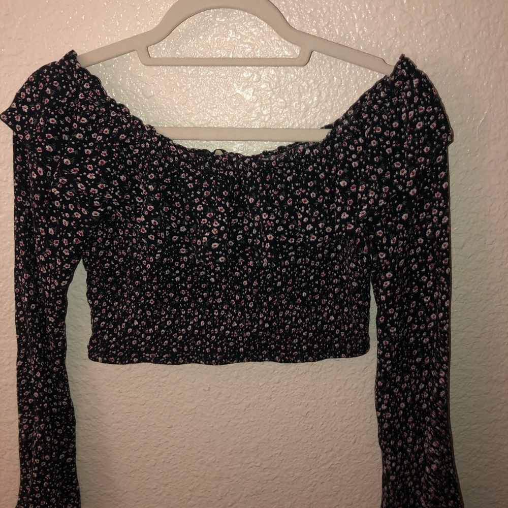 Long sleeve cropped floral shirt